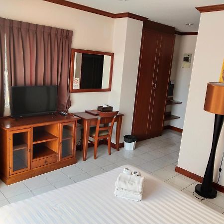 Inn House- Sha Extra Plus Паттайя Экстерьер фото